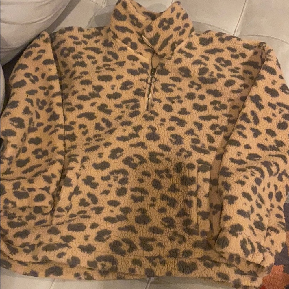 Abercrombie leopard Sherpa